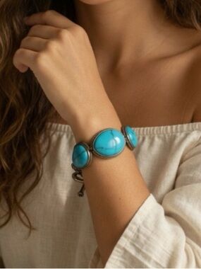 Lucky Brand Turquoise Teardrop & Round Silver Tone Bracelet